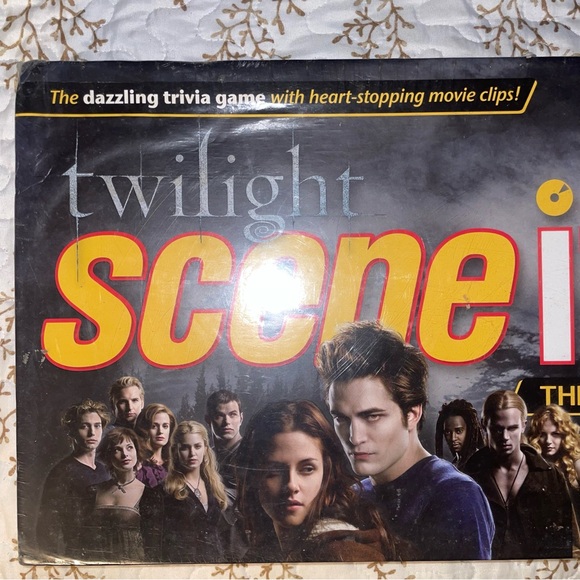 Brand new sealed in box Twilight scene it? The DVD Board Game - Picture 4 of 9
